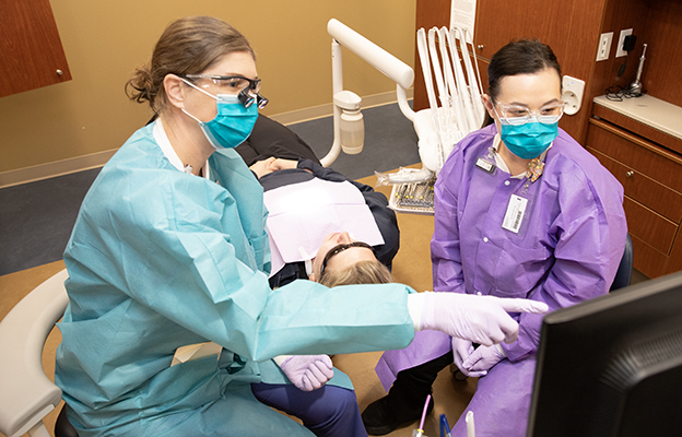 Dental Hygienist students in the dental clinic